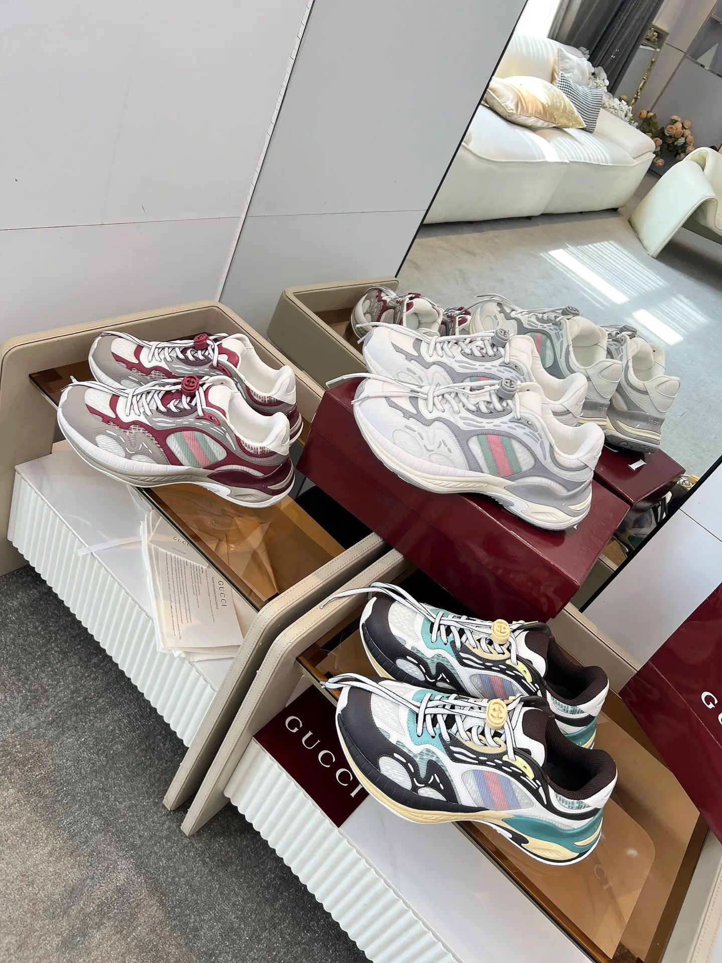 [G Home] P:920💰 Men’s size comes out first Size: 39-45 (45 customized) 2025Gucci series 2.0 sports shoes are made with heavy investment❤️‍🔥❤️‍🔥❤️‍🔥Renewed interpretation of the brand's iconic striped webbing elements😍😍When retro genes collide with futuristic design🎊🎊This new pair of Gucci shoes directly reaches the trend threshold💥 ✔️Color combination of caron contrast + classic stripes, GG reflective piping, visual impact, and comes with a high-light filter for street use ✔️ The structure is made of multi-layer splicing of different materials, mesh is breathable, leather is shaped, and the outsole is made of EVA foam and TPU. 😍😍😍Fashion and practicality are both online ✔️ Detailed double G midsole + iconic double G lock shoelaces, retro DNA is crazy and restless, and every step is based on the trendy aesthetic ❤️❤️❤��❤️